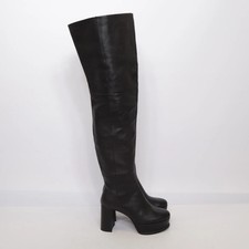 & Other Stories, Stiefel