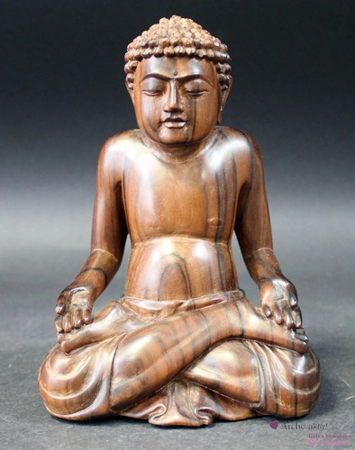 Buddhafigur aus dunklem holz - buddhafigur,