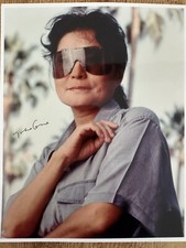 Yoko Ono signed Autogramm 10x8