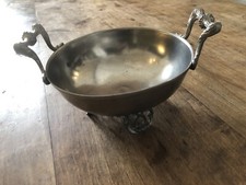 alte Zinnschale auf Fuß mit