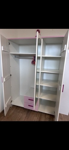 Kinderkleiderschrank