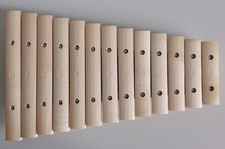 Xylophon aus Holz mit 13