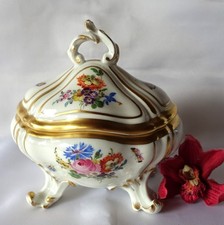 Meissen Deckeldose mit Füße 10,9 cm Insekten Blumenmalerei / ev 708(5)