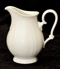 Vitrinen Ware Milchkännchen Rosenthal Selb Porzellan Chippendale weiß
