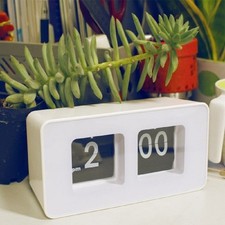 Modern Retro Auto Flip Clock Desk Table File Down Page Clocks