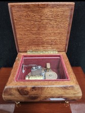Spieldose alte Holzschatulle