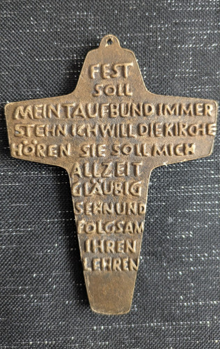 Bronzefarbenes kruzifix - bronzefarbenes,