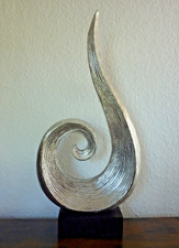 Skulptur Kunstobjekt auf Sockel Abstrakt Deko Silber ca. 57x28x10cm ca. 1,6 KG