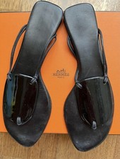 Hermès Hermes Paris Sandalen Egypte Pantoletten Lack schwarz Flip Flop 39