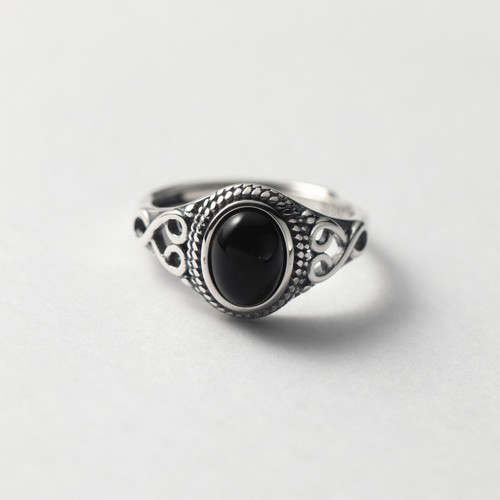 Ring mit schwarzem rot stein - mit,