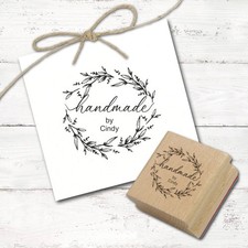 Motivstempel Handmade by Stempel personalisiert Gräser Kranz Handarbeit Ø48mm