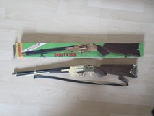 altes Spielzeuggewehr Denver mit Gurt by Edison, Supermatic-Munition, ca. 76 cm