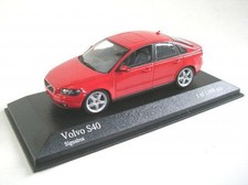 Volvo  S40 (signalrot) 2003 in