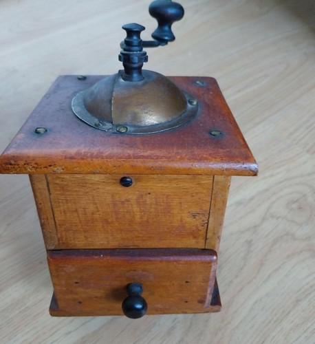 Kaffeemühle antik aus holz - kaffeemühle,