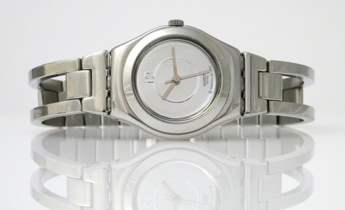 Looseness swatch irony - looseness,