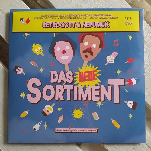 Retrogott und nepumuk - -, das