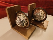 2 x Buchstütze Globus