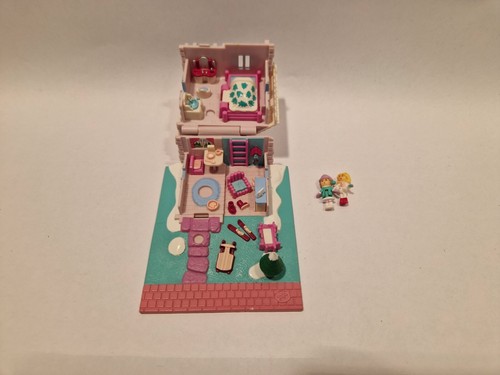 Polly pocket ski - ski, lodge