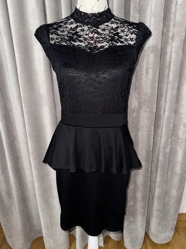 Elegantes schwarzes kleid mit - schwarzes,