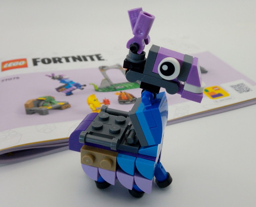 Llama stück brick - stück, brick-built