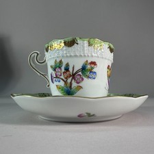 HEREND PORZELLAN UNGARN QUEEN VICTORIA  KAFFEE-TASSE MIT UNTERTASSE (706/VBO)