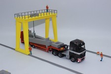 Portalkran gelb  Kran mit