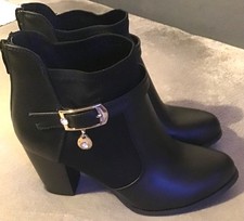 NEUE Stiefeletten, Gr. 39