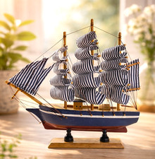 Segelschiff aus Holz  Maritime