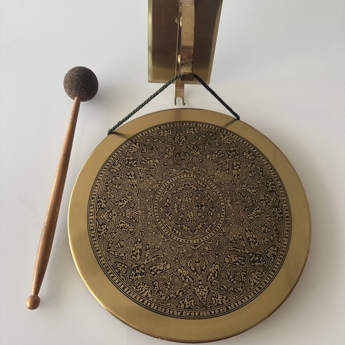Gong aus messing mit - gong,