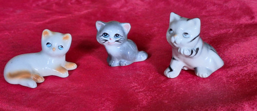 Drei katzenfiguren aus - katzenfiguren,