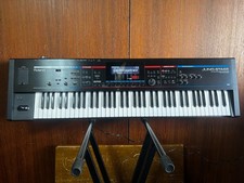 Roland Juno-Stage 76-Tasten Performance Synthesizer mit Tasche