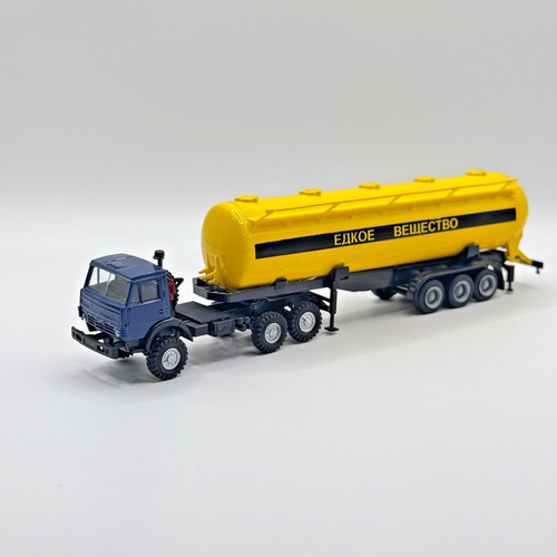 Kamaz lkw mit tankauflieger - kamaz,