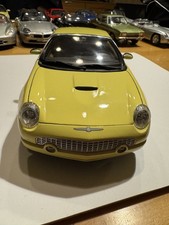 Maisto Ford Thunderbird - 1:18 Modellauto