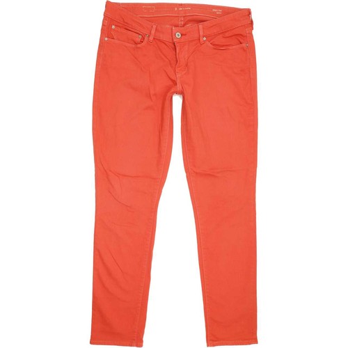 Levi demi curve - demi,