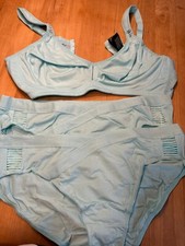 hellblauer BH 105D und 2 Slips