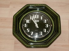 Alte Keramik  Küchenwanduhr  Studio 2000 aus den 1970iger Jahren (Grün)