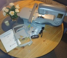 SINGER Quantum Stylist EM200