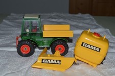 Gama Deutz Intrac  dunkelgrün mit Schneepflug und Tank siehe Beschreibung