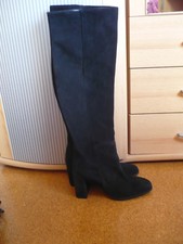 schwarze Overknee Stiefel mit Absatz von Zara neu mit Etikett