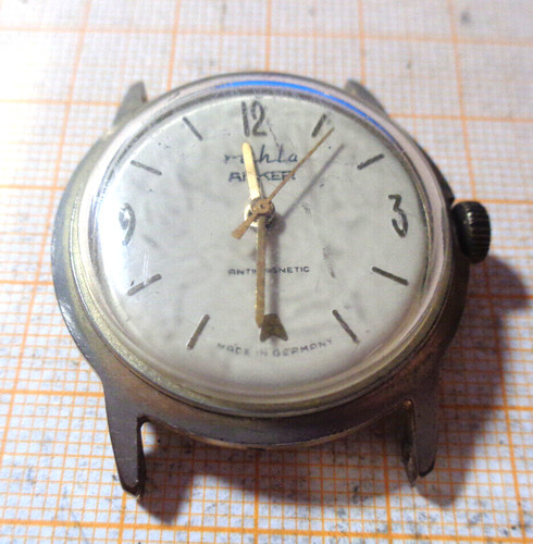 ältere armbanduhr handaufzug - armbanduhr,
