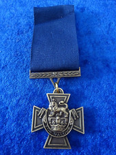 A4-03) Britischer Orden Medal