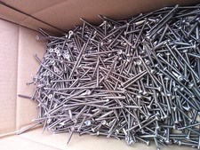 Kiste Edelstahl Blechschrauben 4,8x 90mm + 60mm (900St.ca insg. ) Cont2Pal1