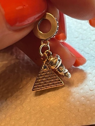 Titel charm pyramide - titel:, &