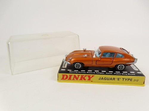 Dinky 131 jaguar type 2 - jaguar, 2+2