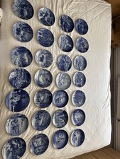 Weihnachtsteller- Lichte Porzellan- Echt Kobalt- DDR- 28 Stück (1978-2005)