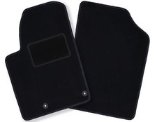 Schwarze Fußmatten vorne