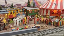 100x Figuren 1:87 H0 stehende