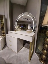 Design Schminktisch mit