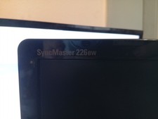 Samsung SyncMaster 226BW 56 cm (22 Zoll) 16:10 LCD Monitor - Schwarz