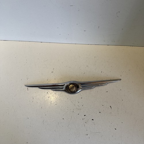 Chrysler 300c emblem - chrysler, logo